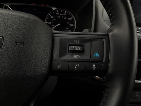 Used 2025 Nissan Rogue SV FWD image 33