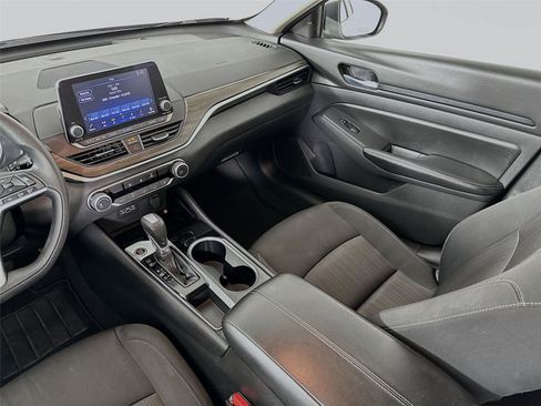 Used 2024 Nissan Altima 2.5 SV image 22