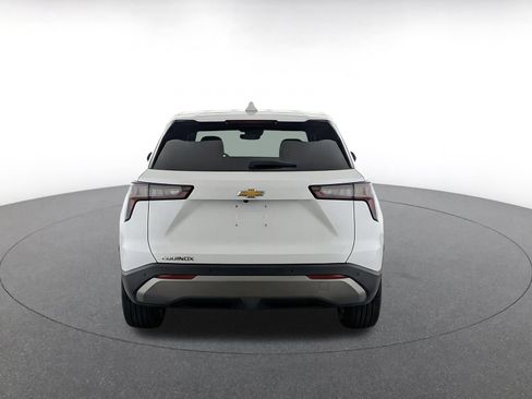 Used 2025 Chevrolet Equinox LT FWD image 8