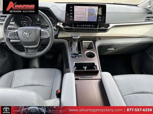 Certified 2024 Toyota Sienna XLE image 15