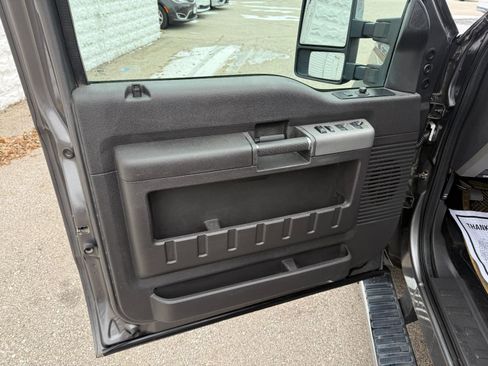 Used 2012 Ford F250 Lariat w/ Chrome Pkg image 8