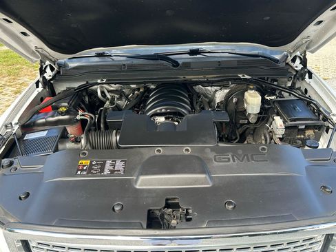 Used 2016 GMC Yukon Denali w/ Open Road Package AWD/4WD image 28