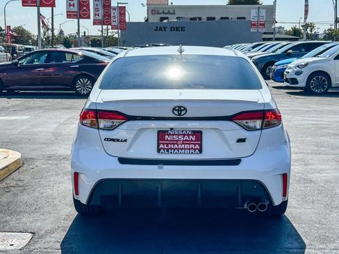Used 2024 Toyota Corolla SE w/ SE Premium Package FWD image 8