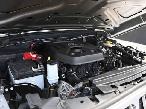 Used 2019 Jeep Wrangler Unlimited Sahara AWD/4WD image 16