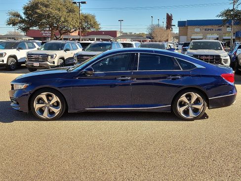 Used 2019 Honda Accord Touring image 2