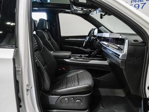 Used 2025 Cadillac Escalade V w/ LPO, Floor Liner Package AWD/4WD image 30