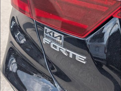 Certified 2024 Kia Forte LXS w/ LXS Technology Package FWD image 18