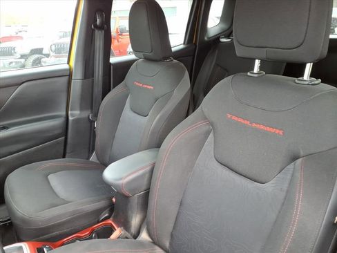 Certified 2018 Jeep Renegade Trailhawk w/ Cold Weather Group II AWD/4WD image 9