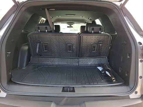 Used 2023 Chevrolet Traverse LT w/ LPO, Floor Liner Package image 28