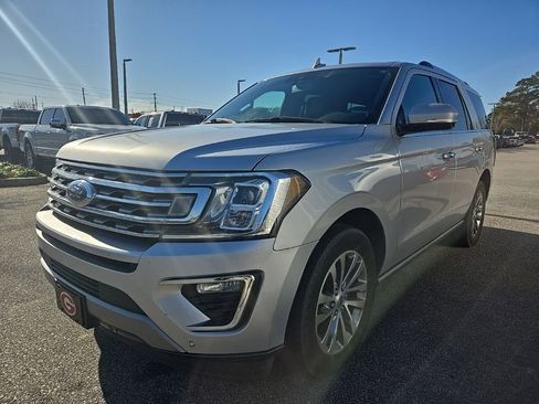 Used 2019 Ford Expedition Limited w/ Equipment Group 301A image 2