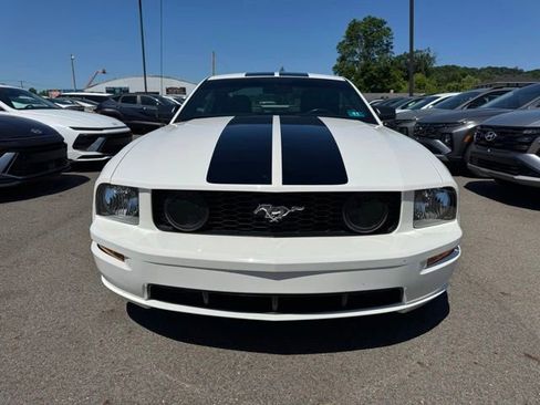 Used 2007 Ford Mustang GT Premium RWD image 4