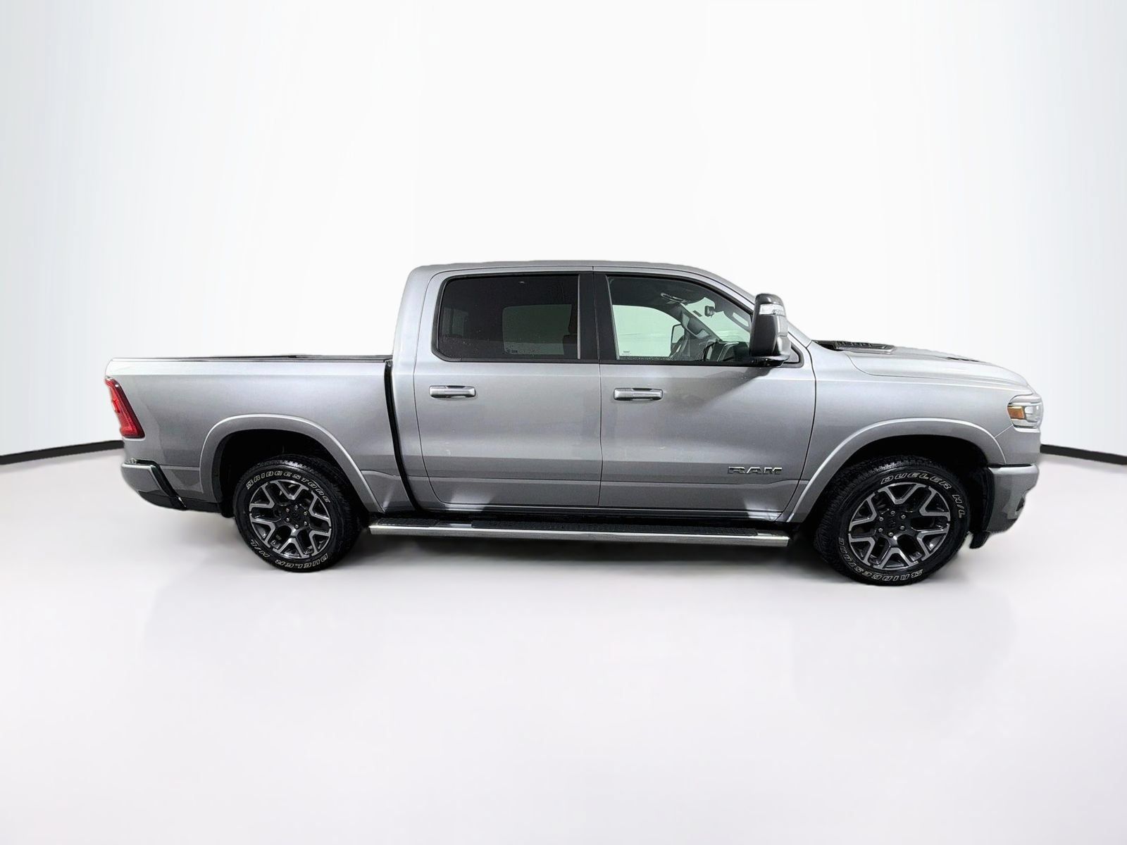 Used 2025 RAM 1500 Laramie w/ Advanced Safety Group II AWD/4WD image 8