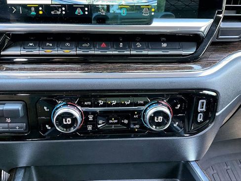 Used 2023 GMC Sierra 1500 Elevation w/ Elevation Premium Package AWD/4WD image 18