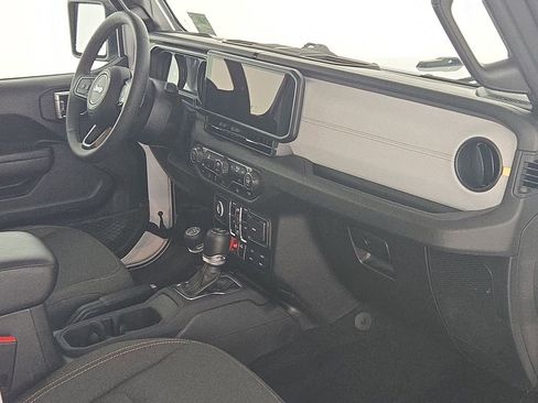 Used 2025 Jeep Wrangler Unlimited Sport AWD/4WD image 33