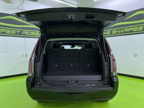 Used 2017 Cadillac Escalade Luxury AWD/4WD image 9