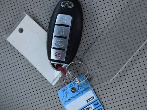 Used 2017 INFINITI Q70 L 3.7 w/ Deluxe Touring Package image 29