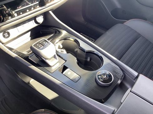 Used 2025 Nissan Rogue SV image 18