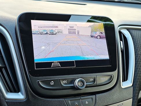 Used 2023 Chevrolet Malibu LT image 17