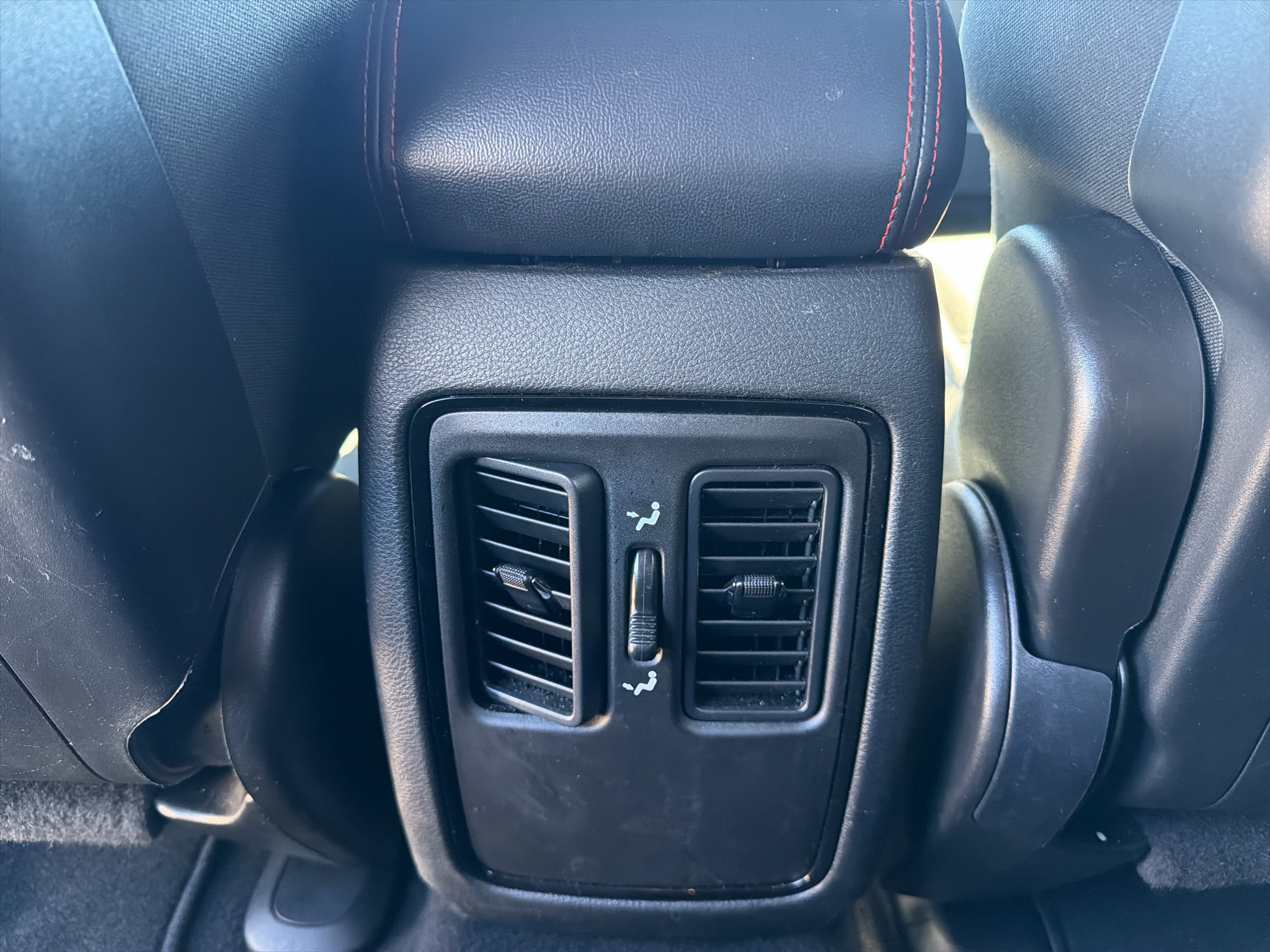 Used 2025 Dodge Durango GT RWD image 28
