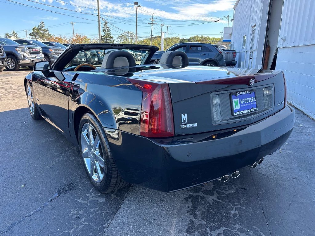 Used 2006 Cadillac XLR RWD image 4