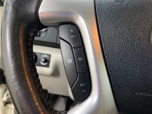 Used 2009 GMC Acadia SLT w/ Visibility Package image 25