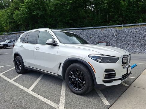 Used 2023 BMW X5 xDrive40i w/ Premium Package AWD/4WD image 1