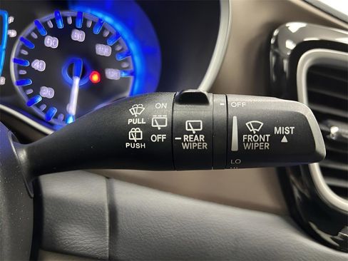 Used 2017 Chrysler Pacifica Touring w/ Tire & Wheel Group image 15