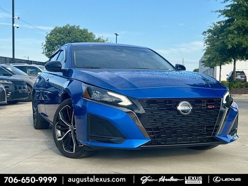 Used 2025 Nissan Altima 2.5 SR AWD/4WD image 1