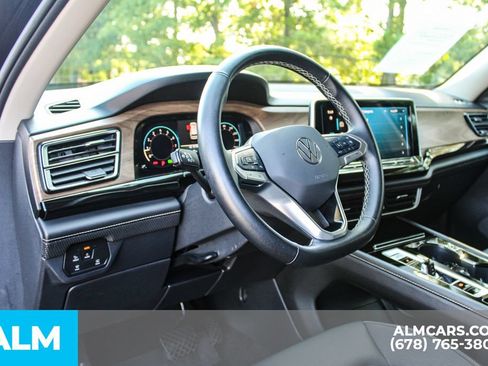 Used 2025 Volkswagen Atlas SE FWD image 33