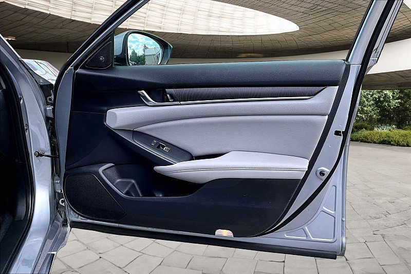 Used 2019 Honda Accord Touring image 15