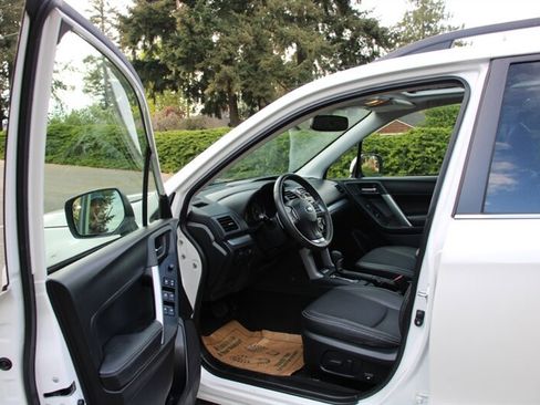 Used 2015 Subaru Forester 2.0XT Premium w/ Popular Package #2 AWD/4WD image 5