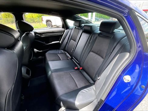 Used 2018 Honda Accord Sport image 19