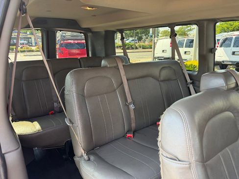 Used 2021 Chevrolet Express 3500 LS w/ Cold Climate Package RWD image 11