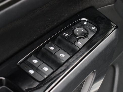 Used 2024 Nissan Pathfinder SL w/ SL Premium Package image 17