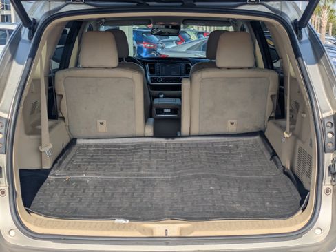 Used 2014 Toyota Highlander Limited image 10