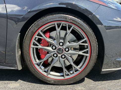 Used 2023 Chevrolet Corvette Stingray Premium Cpe w/ Z51 Performance Package RWD image 7