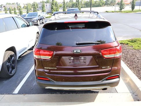 Used 2017 Kia Sorento EX AWD/4WD image 13