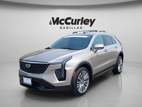 Certified 2025 Cadillac XT4 Premium Luxury w/ Technology Package AWD/4WD image 3