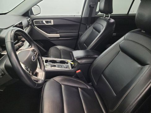 Used 2021 Ford Explorer XLT w/ Equipment Group 202A image 17
