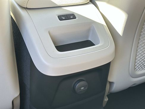 New 2026 Volvo XC60 T8 Ultra w/ Climate Package image 10