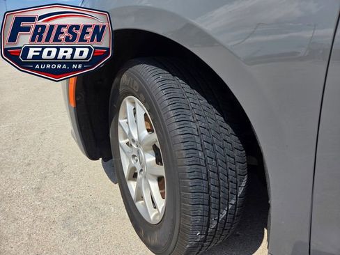 Used 2025 Chrysler Pacifica Select FWD image 7