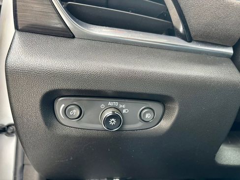 Used 2019 Chevrolet Traverse High Country image 24