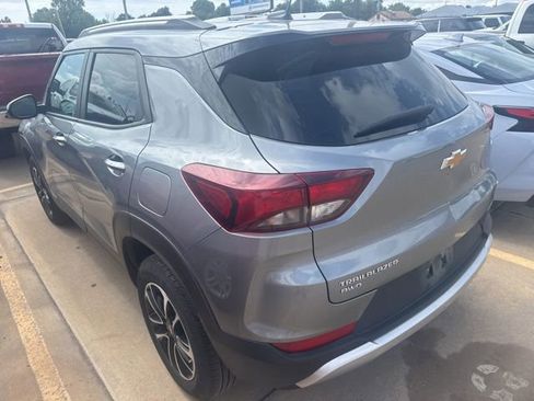 Used 2025 Chevrolet TrailBlazer LT AWD/4WD image 6