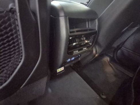 Used 2023 Jeep Grand Cherokee Limited image 21