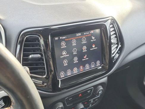 Used 2019 Jeep Compass Limited image 30