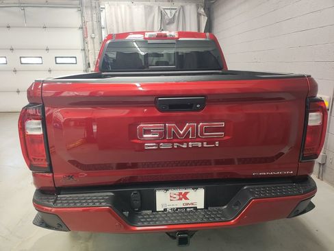 Used 2025 GMC Canyon Denali AWD/4WD image 19