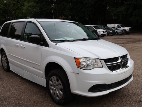 Used 2016 Dodge Grand Caravan SE w/ Quick Order Package 29E SE FWD image 5