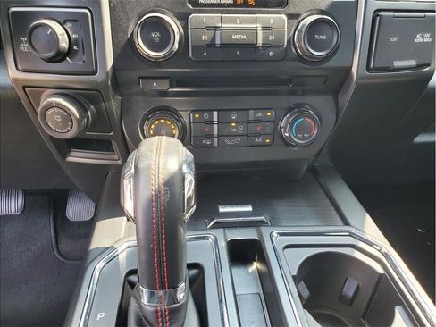 Used 2018 Ford F150 XLT w/ Equipment Group 302A Luxury AWD/4WD image 39