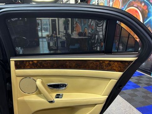 Used 2014 Bentley Flying Spur W12 image 28