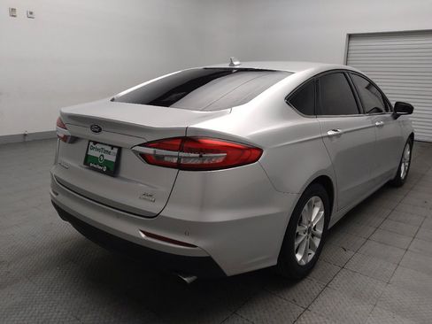 Used 2019 Ford Fusion SE FWD image 9